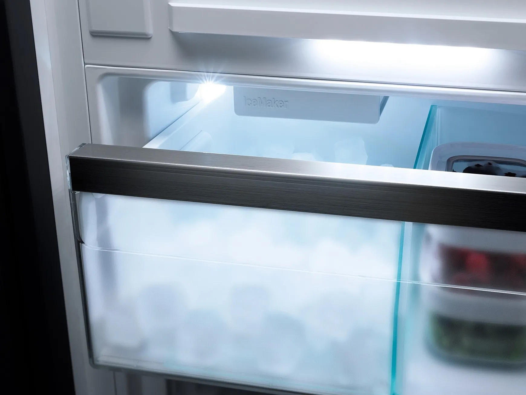 Miele Kfn 7795 D- Integrierte Bodenhalterungen