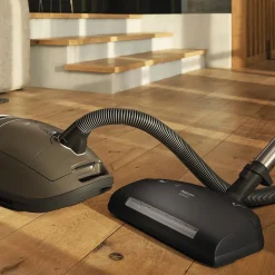 Miele Komplette C3 Brilliant Powerline Sgpe0- Bodenstaubsauger Mit Beutel