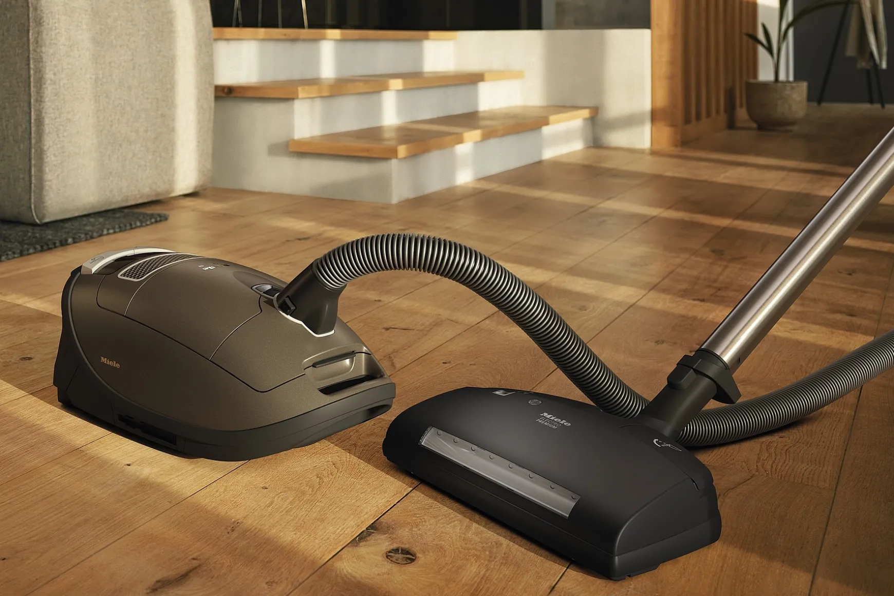 Miele Komplette C3 Brilliant Powerline Sgpe0- Bodenstaubsauger Mit Beutel