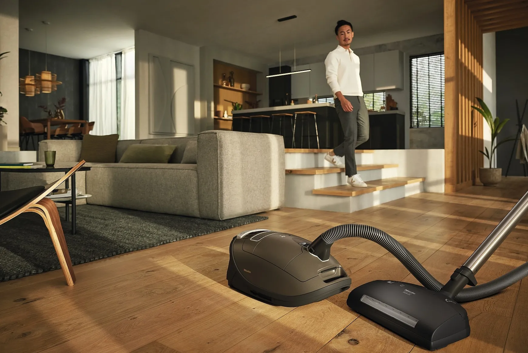 Miele Komplette C3 Brilliant Powerline Sgpe0- Bodenstaubsauger Mit Beutel