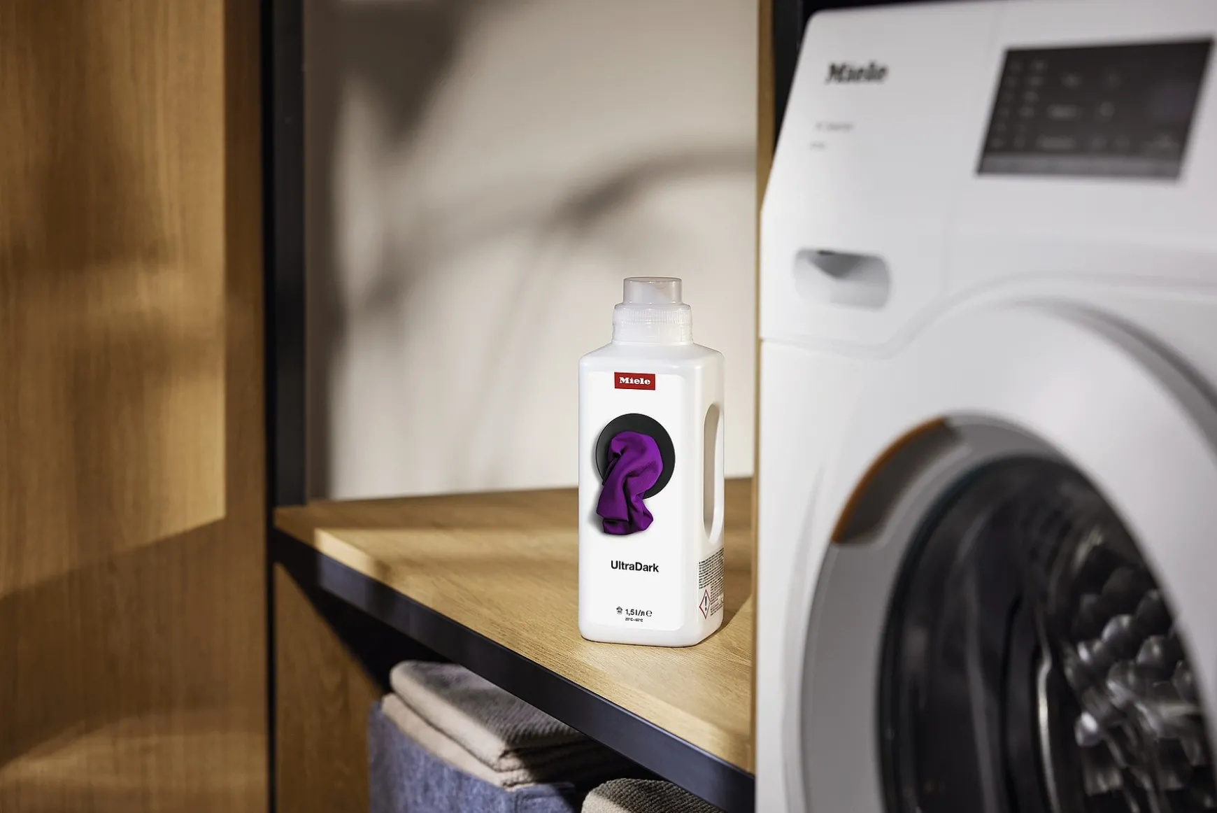Miele Ultradark 50,72 Fl. Oz. (1,5 L)- Reinigungsprodukte Fur Die Wäschepflege